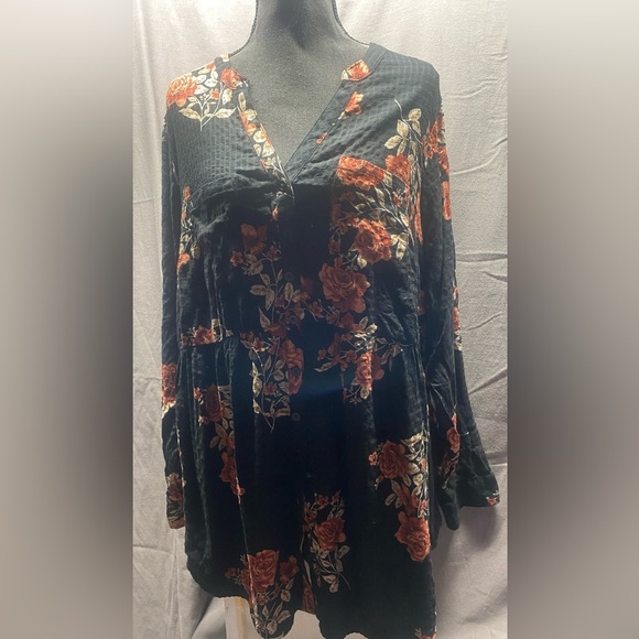 Women’s Torrid Floral Babydoll Tunic Hi Low Top NWT SZ 1 XL 14 16 - Picture 2 of 6